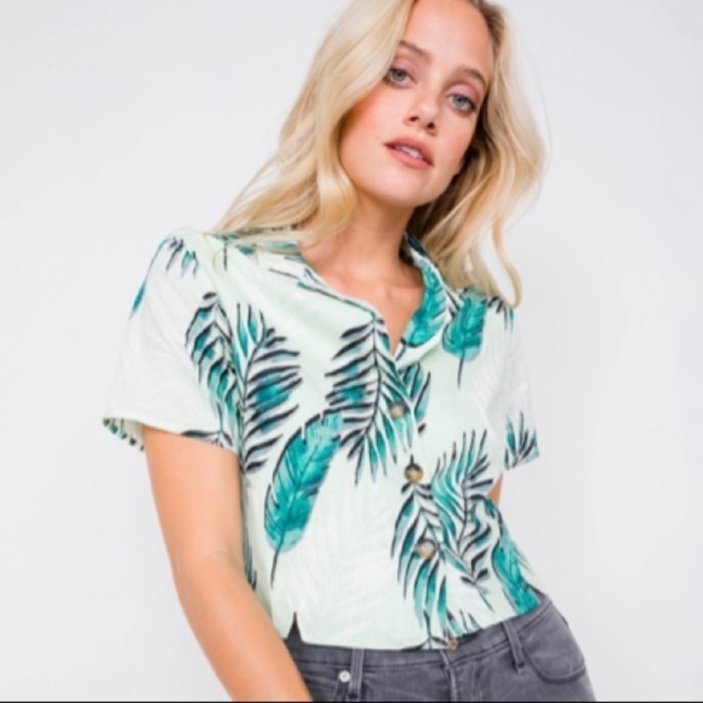 Floral leaf print top